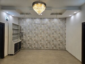 Room in 3 BHK Apartment at Pir Machalla – for Sale