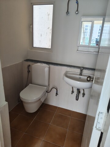 Bathroom in 2 BHK Apartment at Jaypee Greens Kosmos, Sector 134 – for Rent