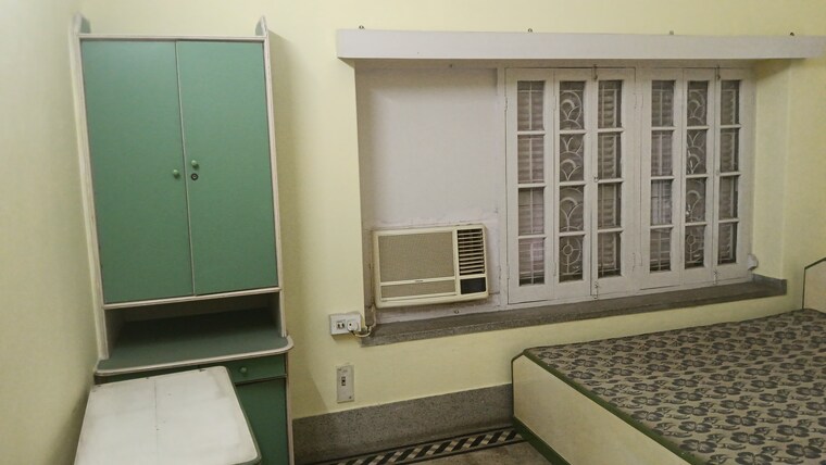 Bedroom, picnic garden 3 Bedroom 1100 Sq.Ft. Apartment In Picnic Garden Kolkata 8938573