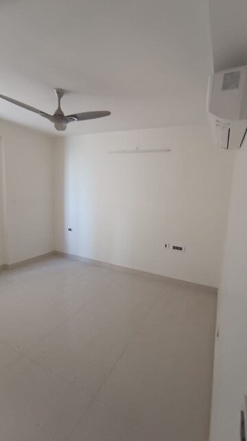 3 BHK Apartment For Rent in Prem Sagar Apartments, Nirman Nagar