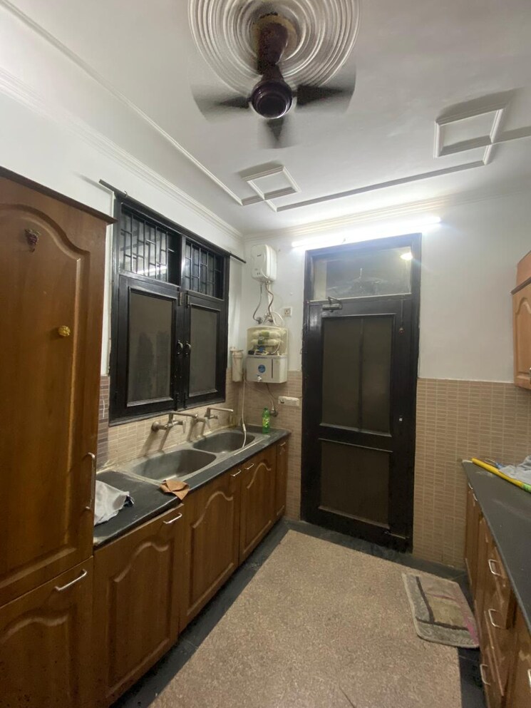 Kitchen, pir machalla 2 Bedroom 125 Sq.Yd. Apartment In Pir Machalla Zirakpur 8938584