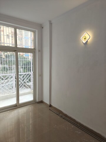 Room in 2.5 BHK Apartment at Apex Athena, Sector 75 – for Rent