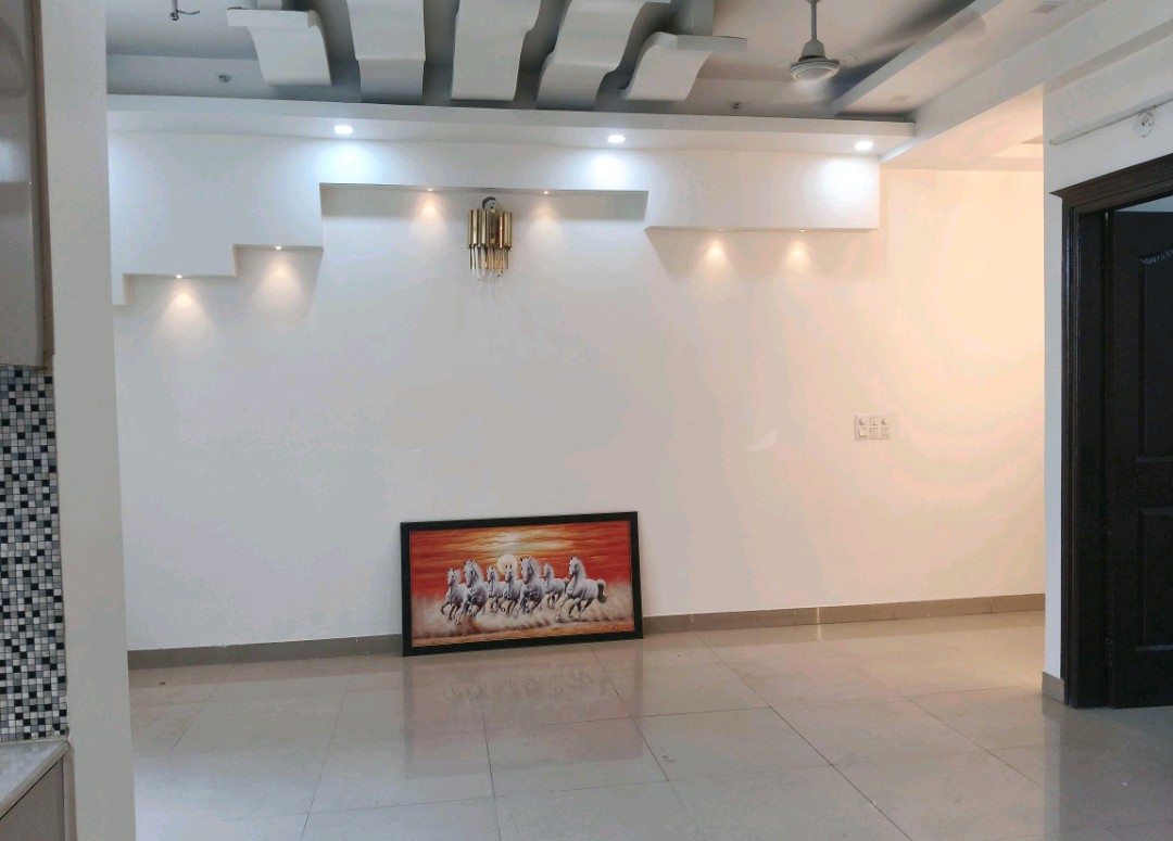 3 BHK + Extra Room Apartment For Sale in JM Aroma