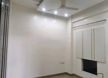 Room in 3 BHK Apartment at JM Aroma, Sector 75 – for Sale