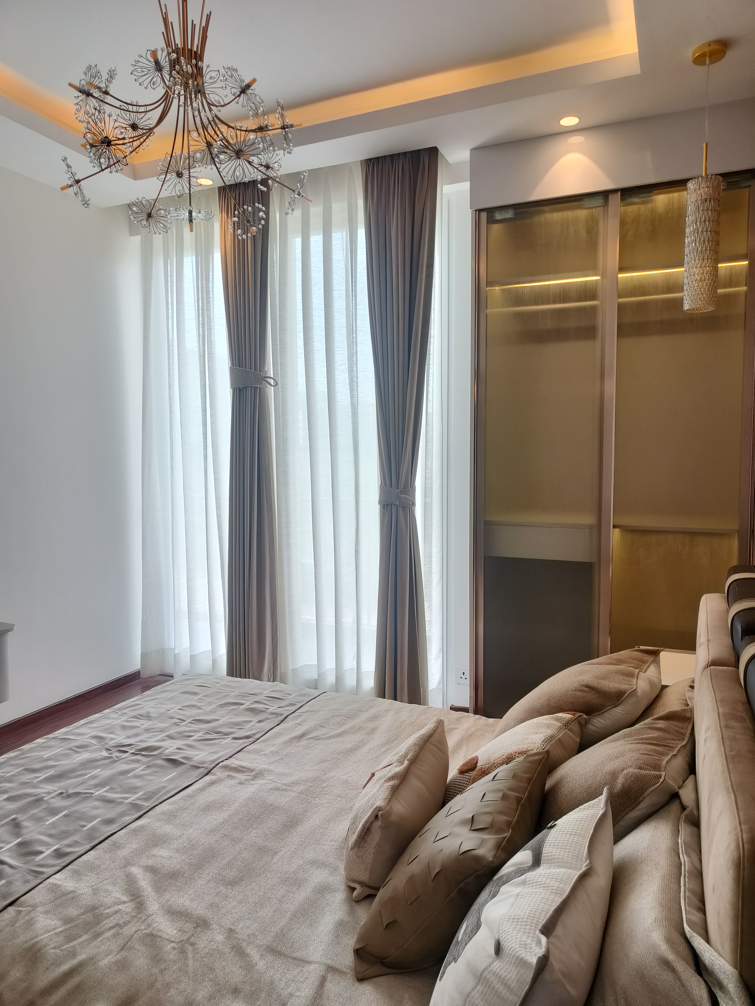 3 BHK + Pooja Room 1359 Sq.Ft. Apartment in MRG Crown