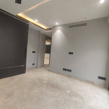 Furnished Amenities in 4 BHK Builder Floor at Unitech Woodstock Floors, Sector 50 – for Sale