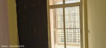 Room in 3 BHK Apartment at Assotech Windsor Court, Sector 78 – for Sale