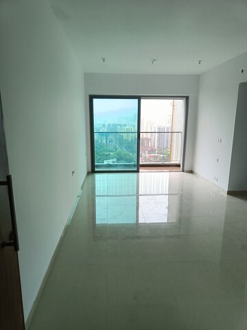 2 BHK Apartment For Rent in Kalpataru Immensa, Kolshet Road