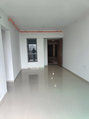 Room in 2 BHK Apartment at Kalpataru Immensa, Kolshet Road – for Rent