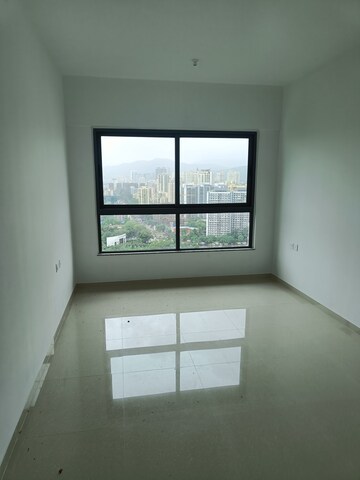 Room in 2 BHK Apartment at Kalpataru Immensa, Kolshet Road – for Rent