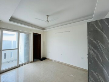 Room in 4 BHK Builder Floor at Green Fields Colony – for Rent