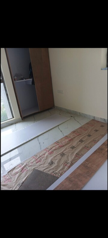 Furnished Amenities in 2 BHK Apartment at Raymond Ten X Habitat, Pokhran Road No Two – for Rent