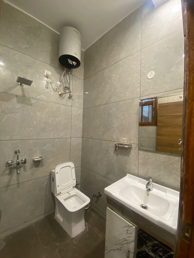 Attached Bathroom, pir machalla 2 Bedroom 100 Sq.Yd. Independent House In Pir Machalla Zirakpur 8938827