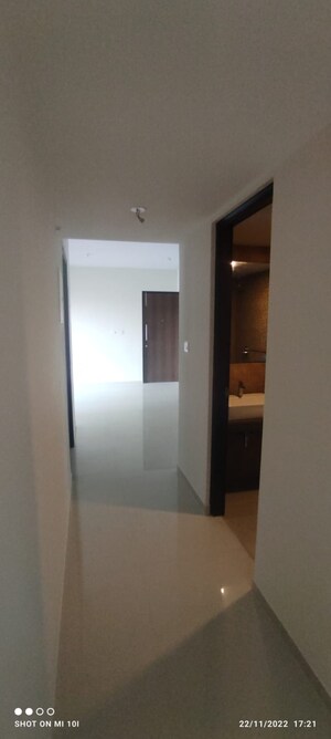 Room in 1.5 BHK Apartment at Lodha Casa Maxima, Mira Road – for Sale