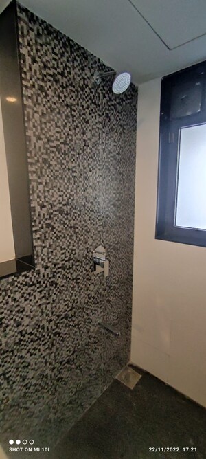 Bathroom in 1.5 BHK Apartment at Lodha Casa Maxima, Mira Road – for Sale