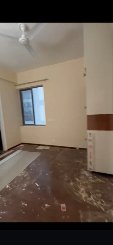 Room in 3 BHK Apartment at Paras Dews, Sector 106 – for Rent