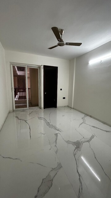 Master Bedroom in 4 BHK Apartment at Sector 88 – for Rent