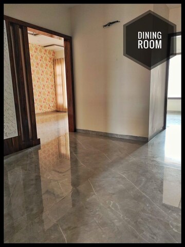 Room in 3 BHK Independent House at Sector 8 – for Rent