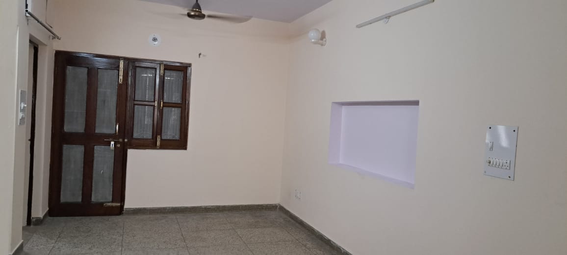 2 BHK Independent House For Rent in Sector 56