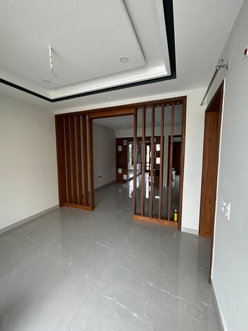 Room in 3 BHK Independent House at Sector 15 – for Rent
