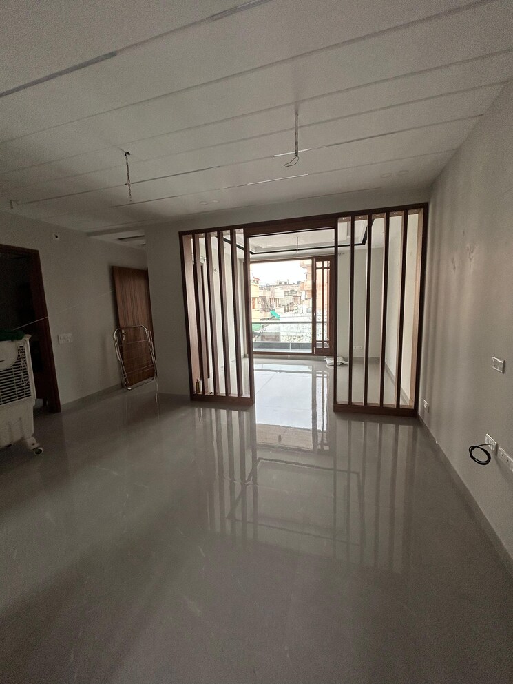 Room, sector 15 3 Bedroom 1900 Sq.Ft. Independent House In Sector 15 Panchkula 8938939