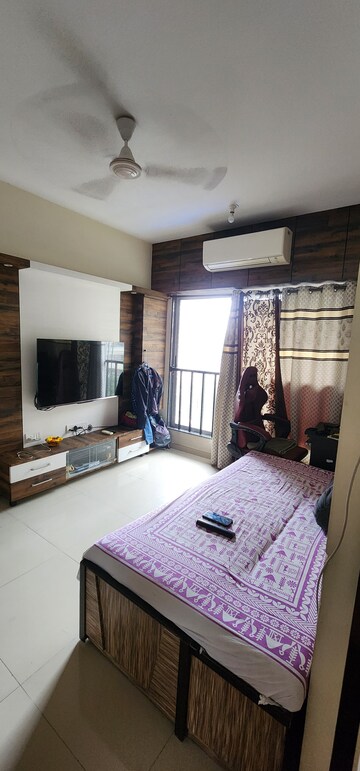 Master Bedroom in 1 BHK Apartment at Mulund East – for Sale