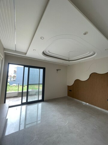 Building Lobby in 4 BHK Builder Floor at BP Homes, Sector 85 – for Sale