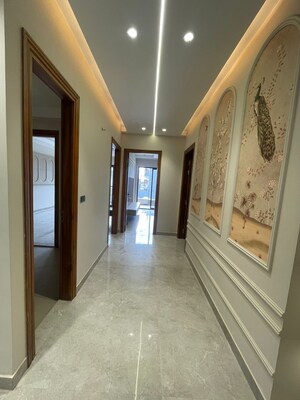 Building Lobby in 4 BHK Builder Floor at BP Homes, Sector 85 – for Sale