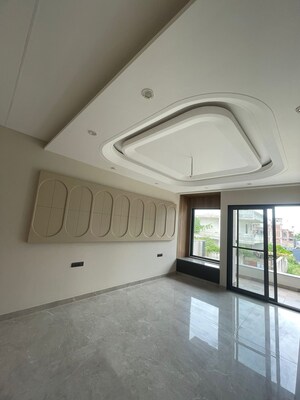 Building Lobby in 4 BHK Builder Floor at BP Homes, Sector 85 – for Sale