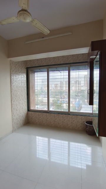 Room in 1 BHK Apartment at Goregaon West – for Rent