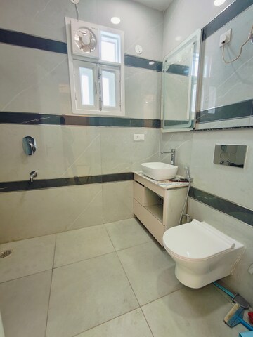 Bathroom in 3 BHK Builder Floor at Sushant Vyapaar Kendra, Sector 43 – for Rent