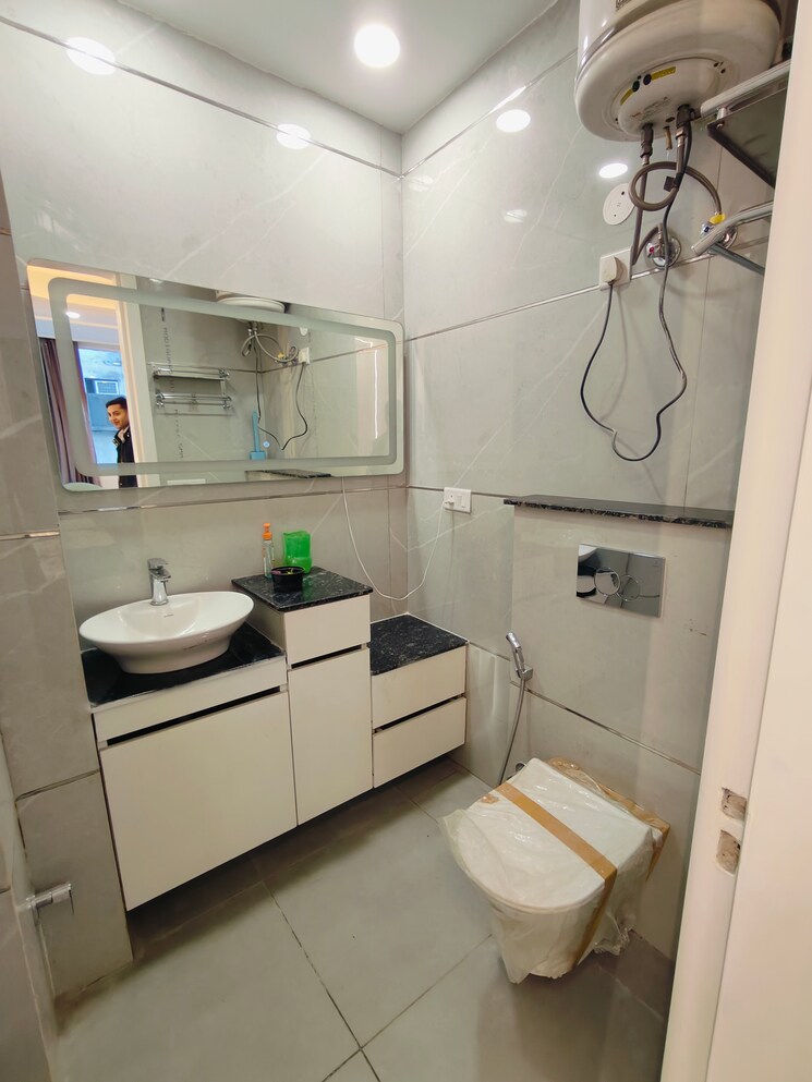 Bathroom, sushant-vyapaar-kendra 3 Bedroom 3210 Sq.Ft. Builder Floor In Sector 43 Gurgaon 8938980