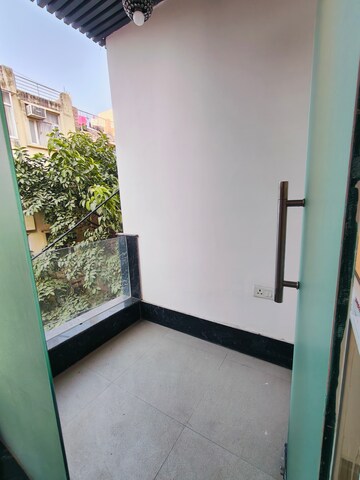 Balcony in 3 BHK Builder Floor at Sushant Vyapaar Kendra, Sector 43 – for Rent