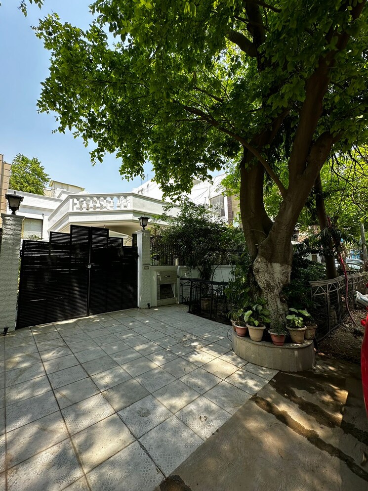 Exterior View, dlf-royale-residences 4 Bedroom 365 Sq.Yd. Villa In Dlf Phase I Gurgaon 8939046