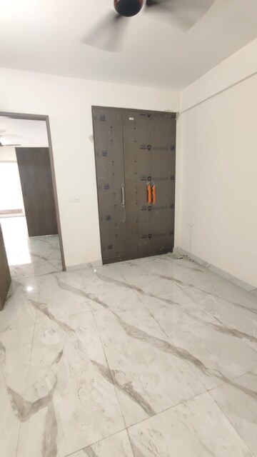Room in 3 BHK Builder Floor at Smart World Gems, Sector 89 – for Rent