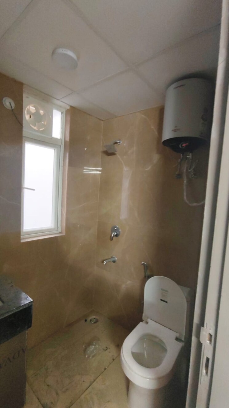 Bathroom, smart-world-gems 3 Bedroom 1496 Sq.Ft. Builder Floor In Sector 89 Gurgaon 8939039