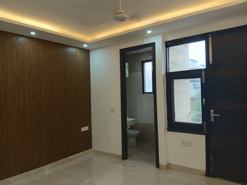 Room in 3 BHK Builder Floor at Sushant Lok 3, Sector 57 – for Sale