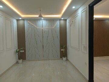 Furnished Amenities in 3 BHK Builder Floor at Sushant Lok 3, Sector 57 – for Sale