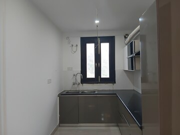 Building Lobby in 3 BHK Builder Floor at Sushant Lok 3, Sector 57 – for Sale