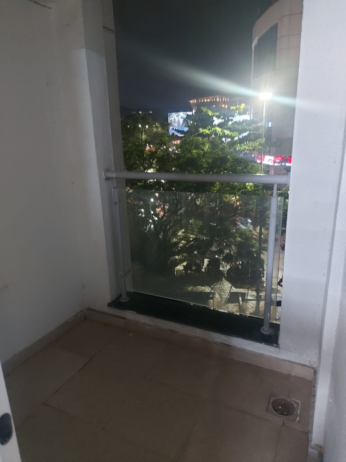 2 BHK + Servant Room 800 Sq.Ft. Apartment in Brahma Vantage B