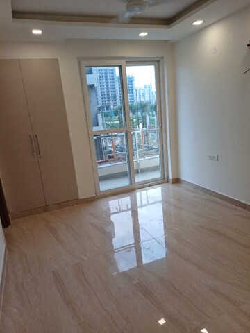 Room in 3 BHK Builder Floor at Sector 84 – for Rent