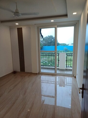 Room in 3 BHK Builder Floor at Sector 84 – for Rent