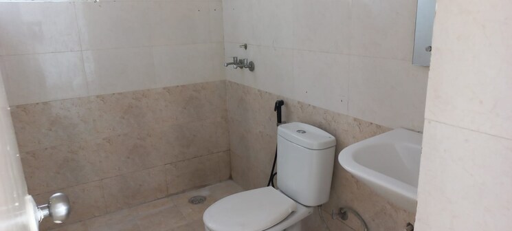 Bathroom, shree-vardhman-green-court 2 Bedroom 626 Sq.Ft. Apartment In Sector 90 Gurgaon 8939072