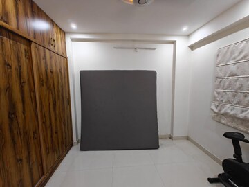 Room in 2 BHK Apartment at Aparna Sarovar Zicon, Nallagandla – for Rent