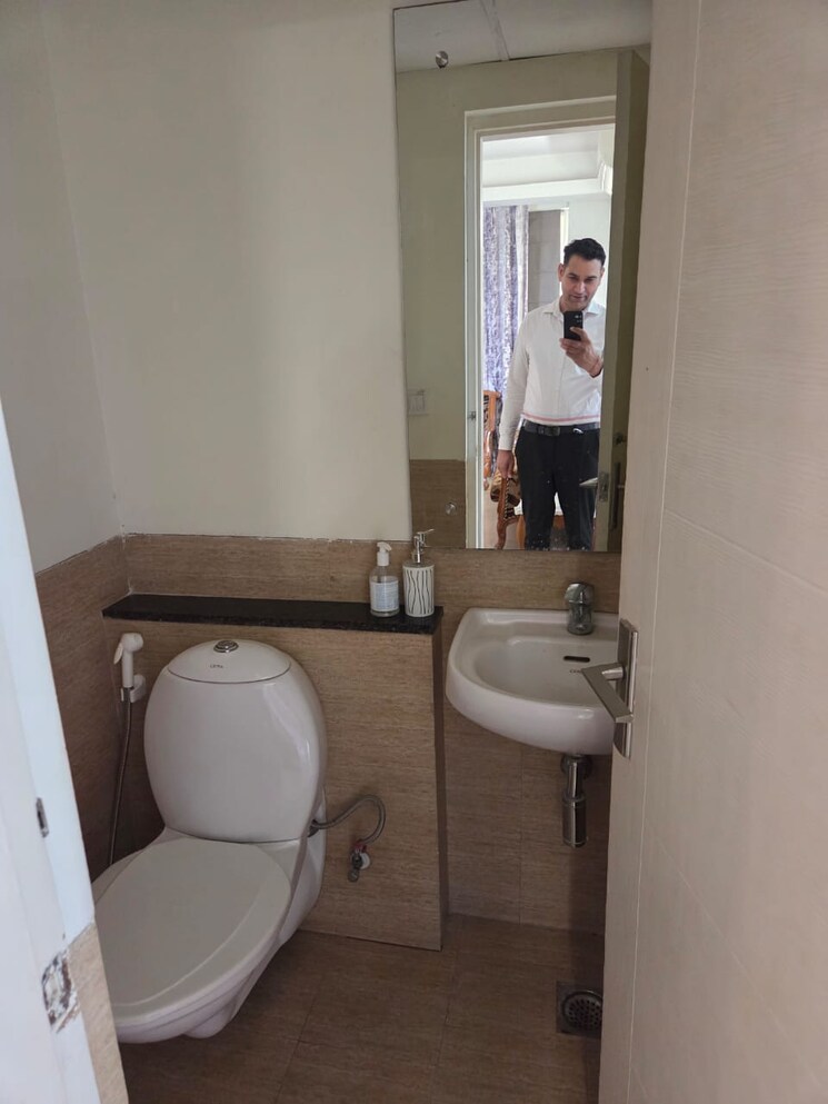 Bathroom, bestech-park-view-grand-spa 3 Bedroom 2660 Sq.Ft. Apartment In Sector 81 Gurgaon 8939098