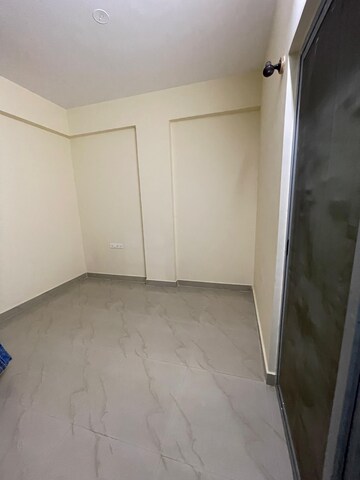 Room in 2 BHK Apartment at Commanders Galaxy, Thanisandra Main Road – for Rent