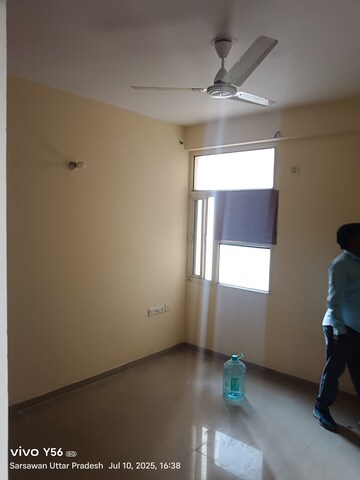 Room in 3 BHK Apartment at Omaxe Residency, Gomti Nagar – for Rent