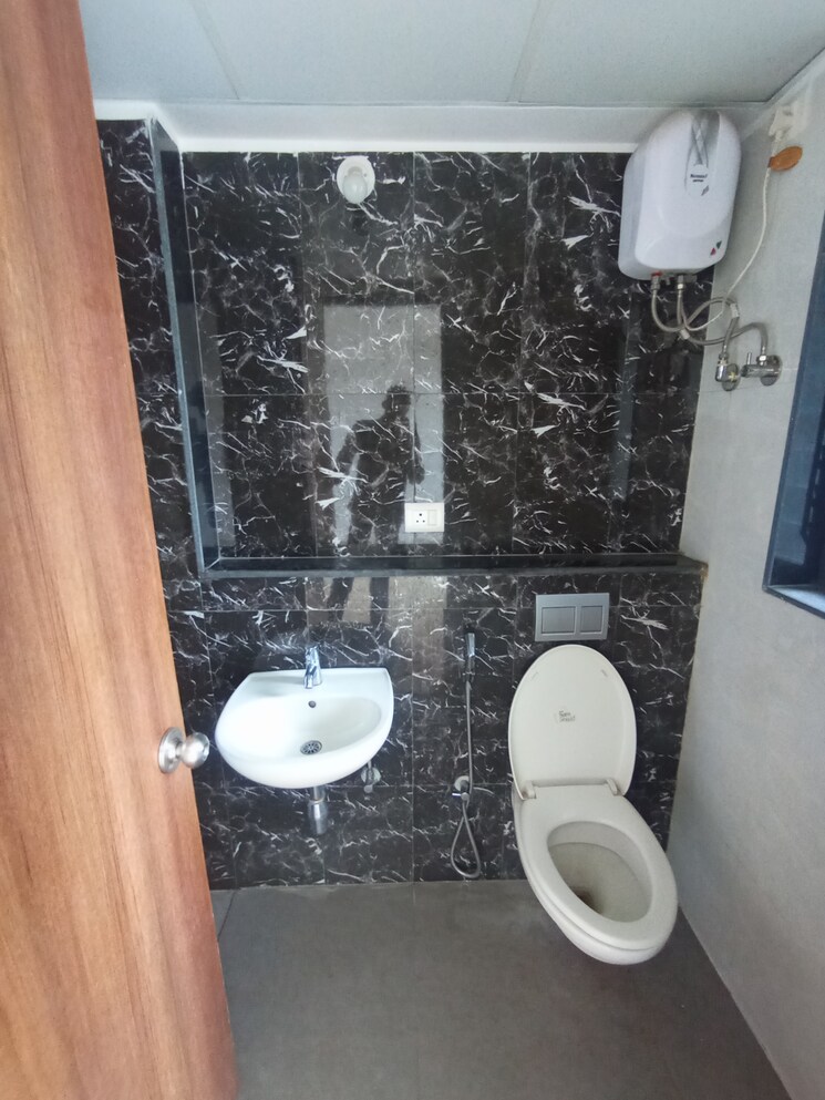 Bathroom, lodha-palava-aurora-b-and-c 3 Bedroom 821 Sq.Ft. Apartment In Dombivli East Thane 8939114