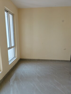 Room in 3 BHK Apartment at Jaypee Greens Kosmos, Sector 134 – for Sale