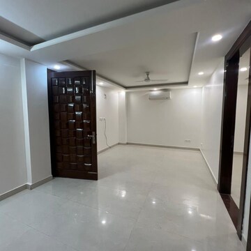 Room in 3 BHK Builder Floor at Vasant Kunj Enclave – for Rent